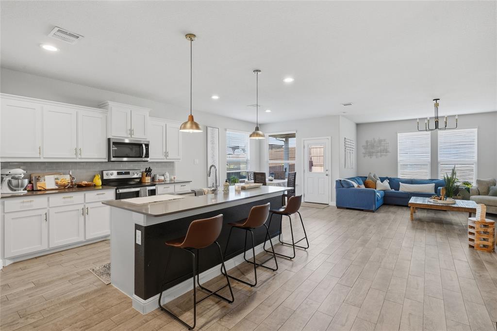 1812 Ruffian Road Property Photo 11