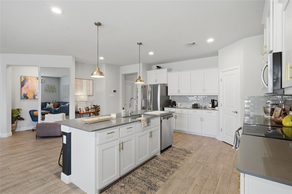 1812 Ruffian Road Property Photo 12