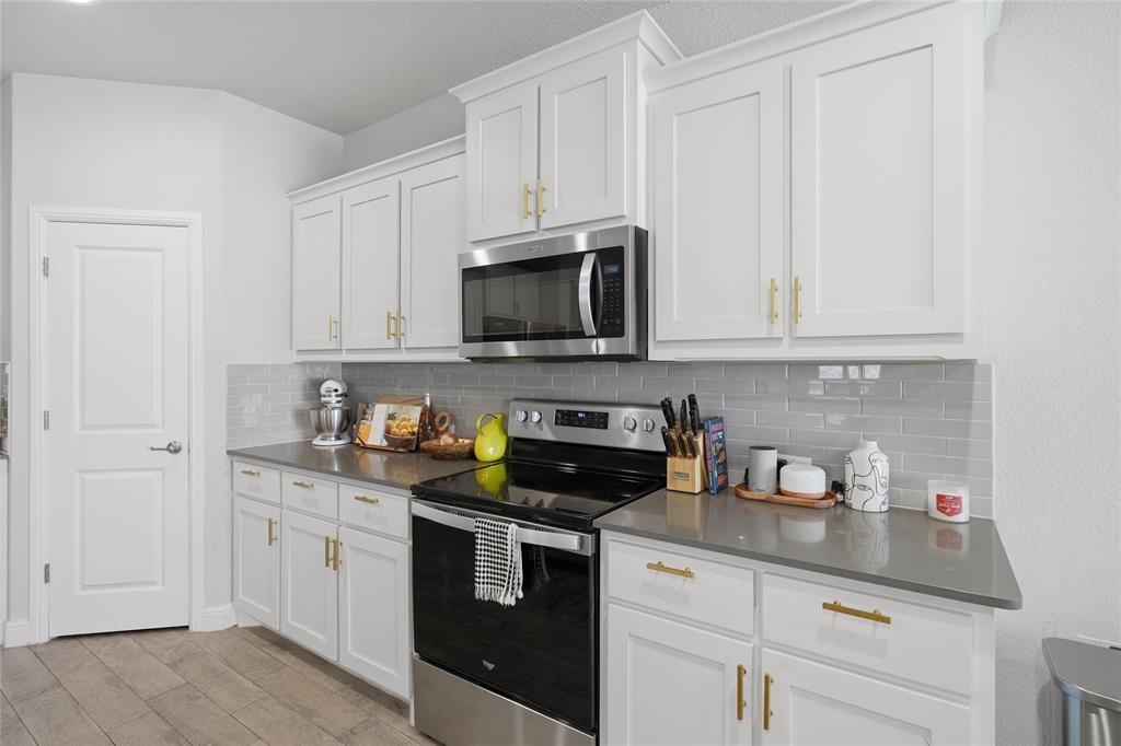 1812 Ruffian Road Property Photo 15