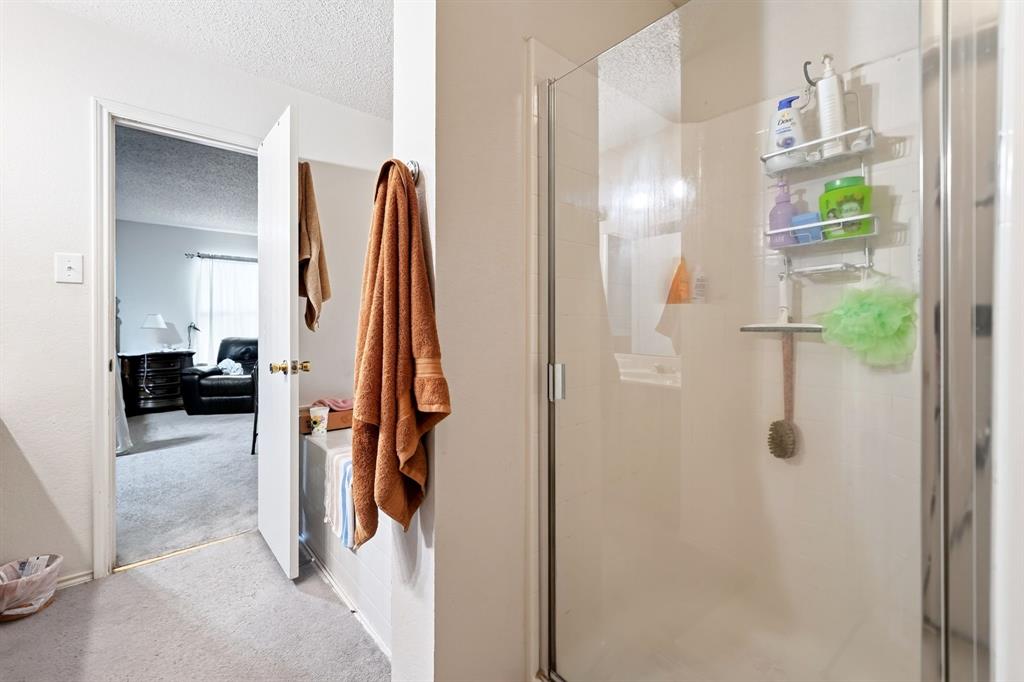 4209 Boxwood Drive Property Photo 3