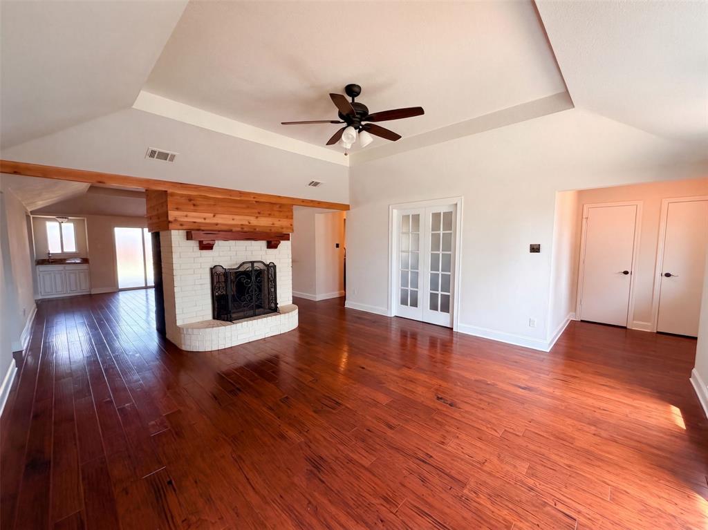 512 W Jefferson Street Property Photo 7