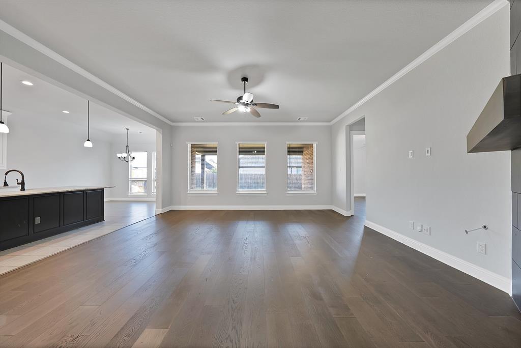 2611 Ashmont Way Property Photo 4