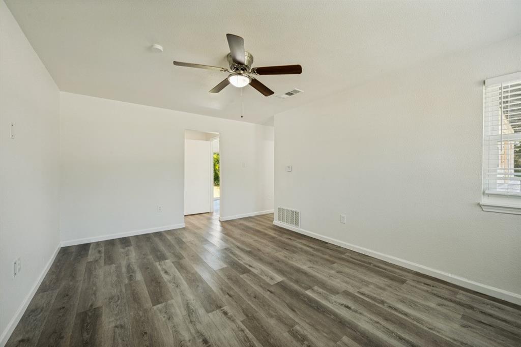 411 Hillcrest Street Property Photo 3