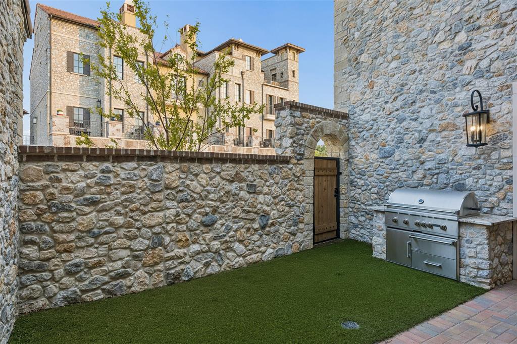 74 Cortes Drive Property Photo 6