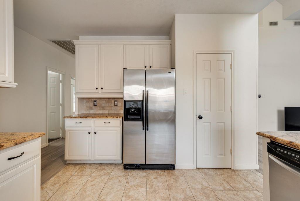 7100 Ledgestone Court Property Photo 10
