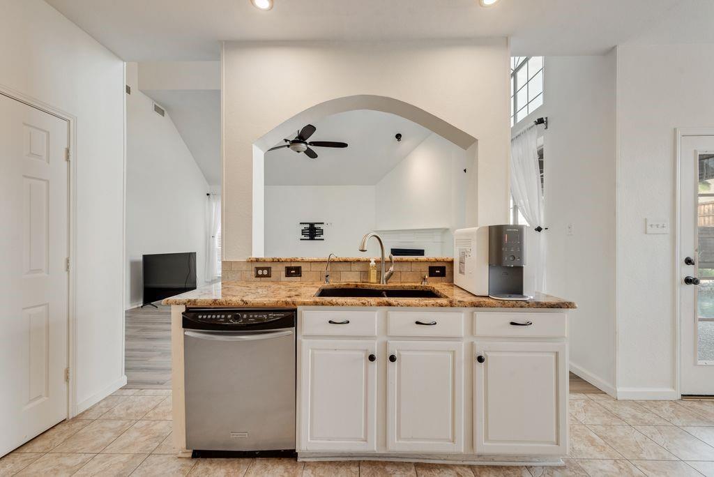 7100 Ledgestone Court Property Photo 11