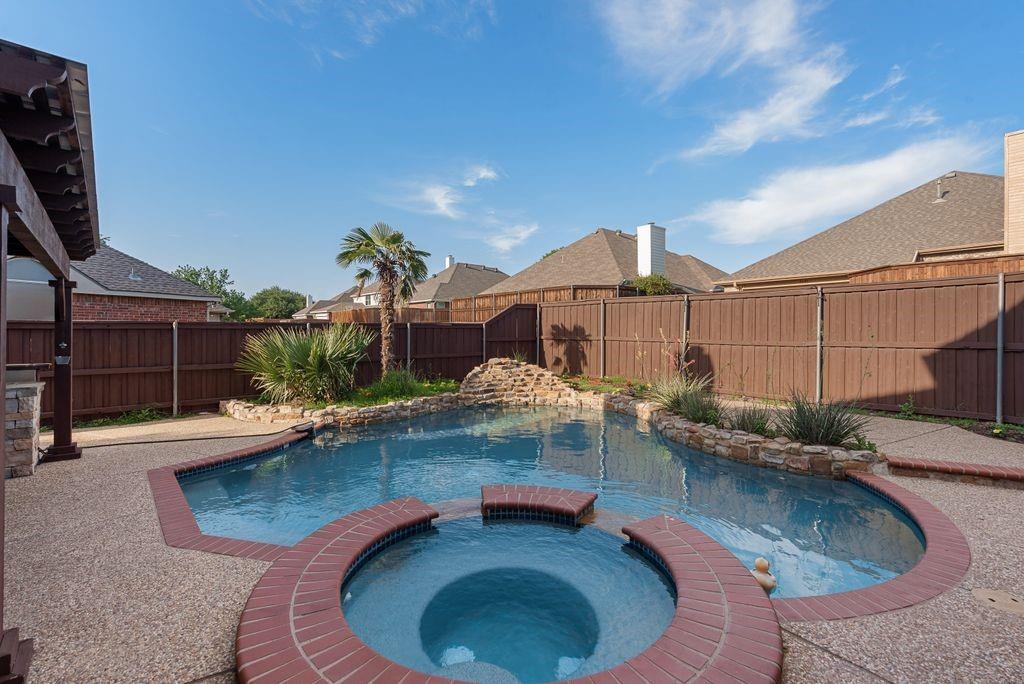 7100 Ledgestone Court Property Photo 27