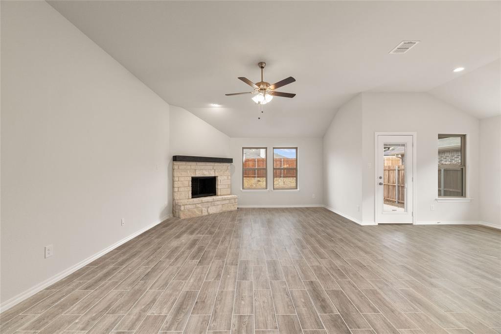 635 Frio Lane Property Photo 6