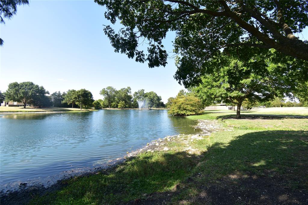 1109 Shadow Lakes Boulevard Property Photo 4