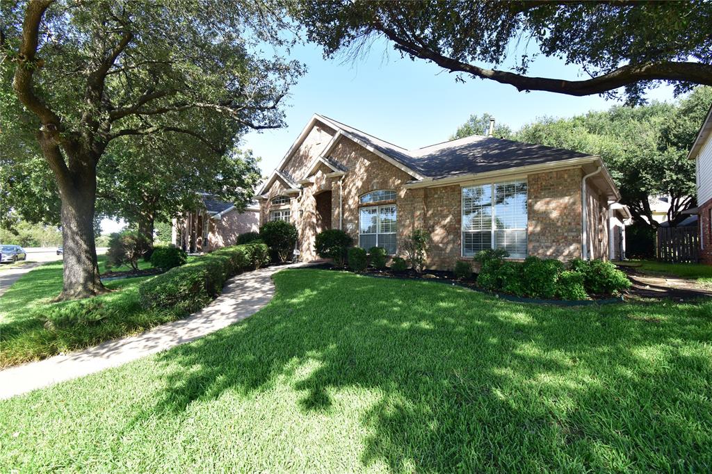 1109 Shadow Lakes Boulevard Property Photo 9