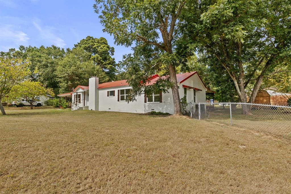 111 Walker Drive Property Photo 4