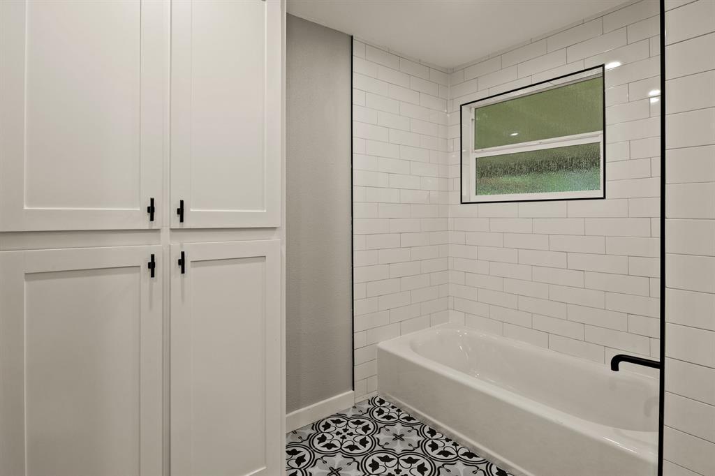 111 Walker Drive Property Photo 24