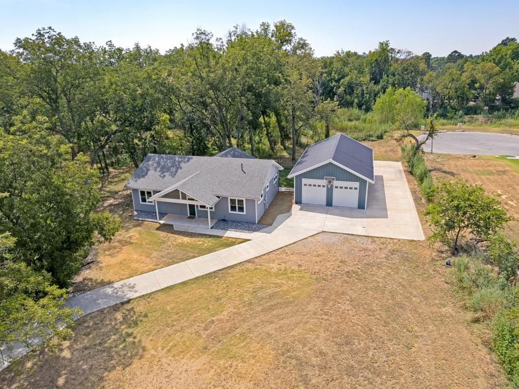 2530 Flora Lane Property Photo 1