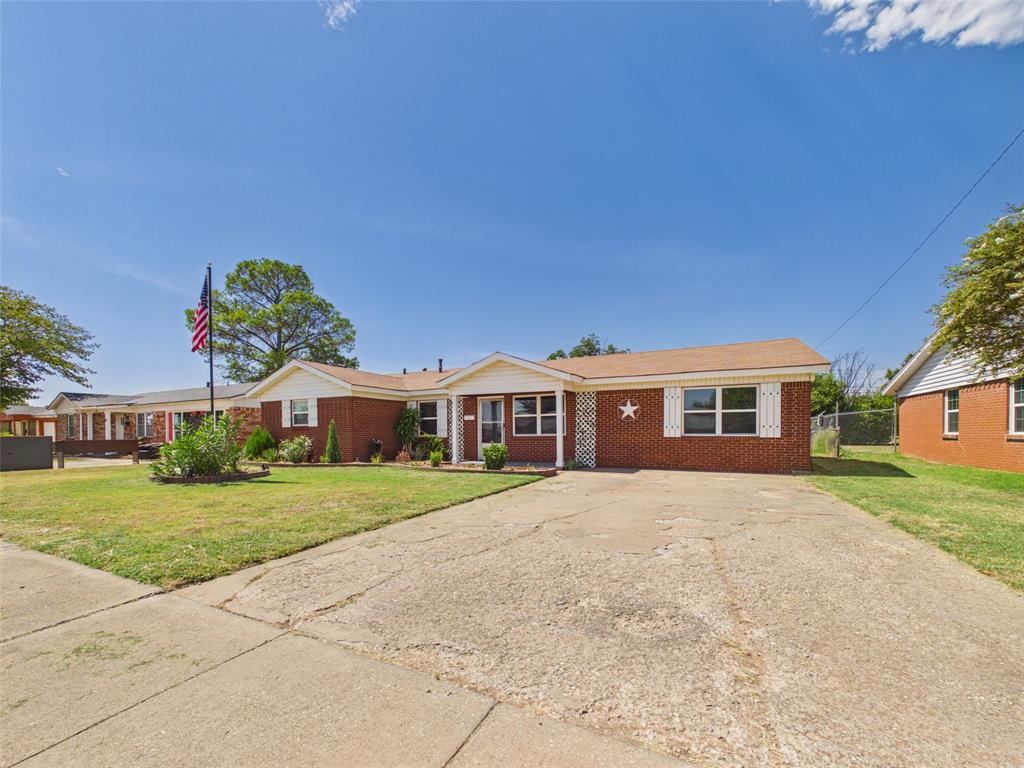 4110 Lenore Drive Property Photo 2