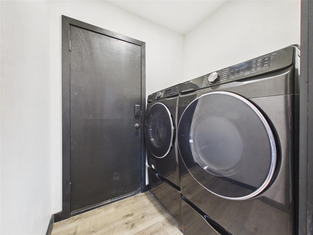 4110 Lenore Drive Property Photo 15
