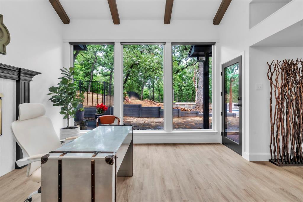 900 E Pioneer Circle Property Photo 8