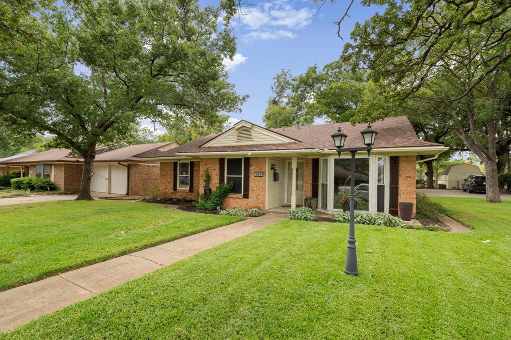 519 Staffordshire Drive Property Photo 1