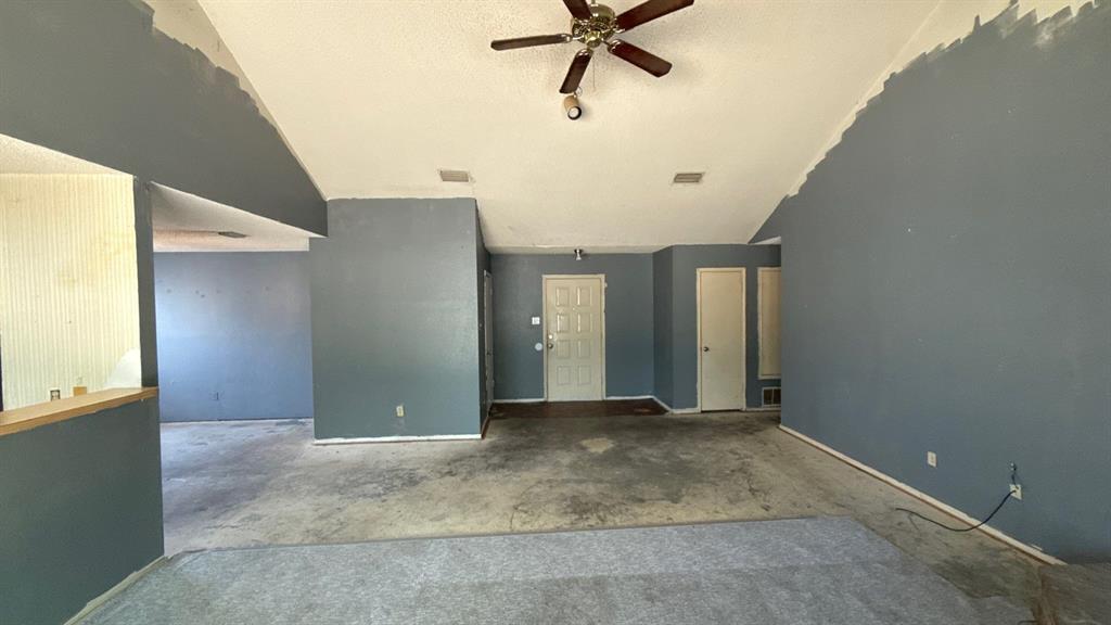 914 Larue Drive Property Photo 4