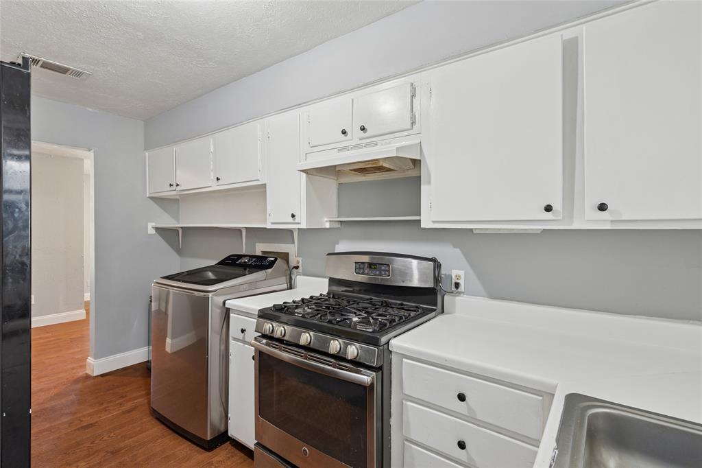 1304 E Lovers Lane Property Photo 7