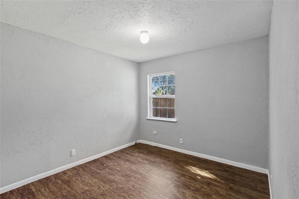1304 E Lovers Lane Property Photo 11