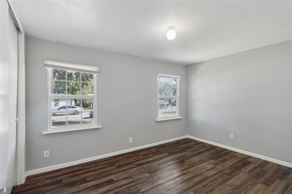 1304 E Lovers Lane Property Photo 14