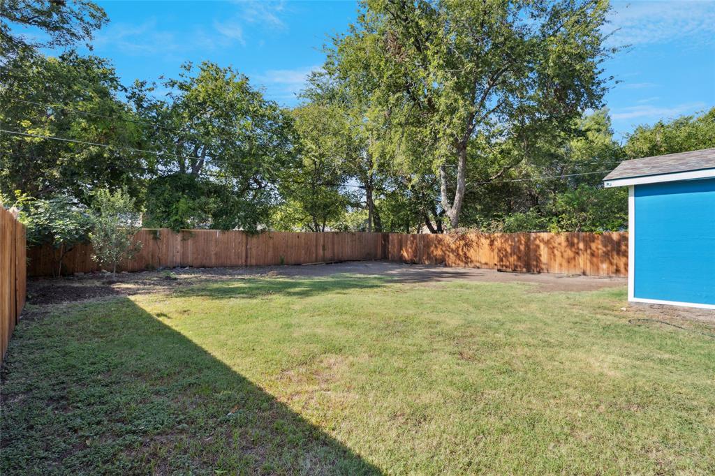 1304 E Lovers Lane Property Photo 17