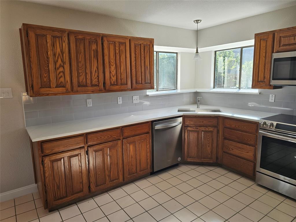 6300 Brownlee Lane Property Photo 7
