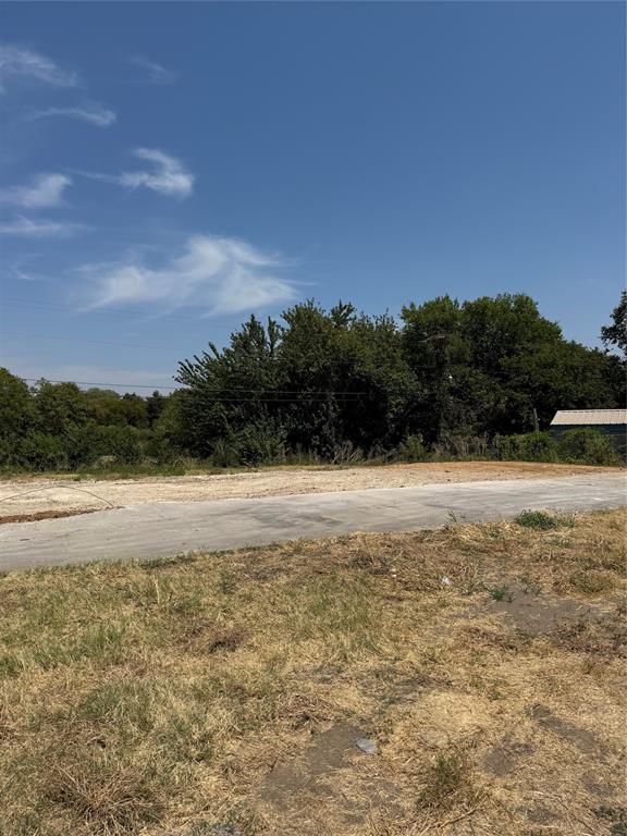 862 S Interstate 35 Property Photo 2