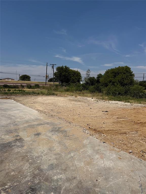 862 S Interstate 35 Property Photo 6