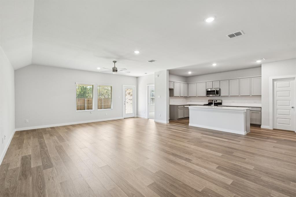 2110 Sunshining Road Property Photo 13