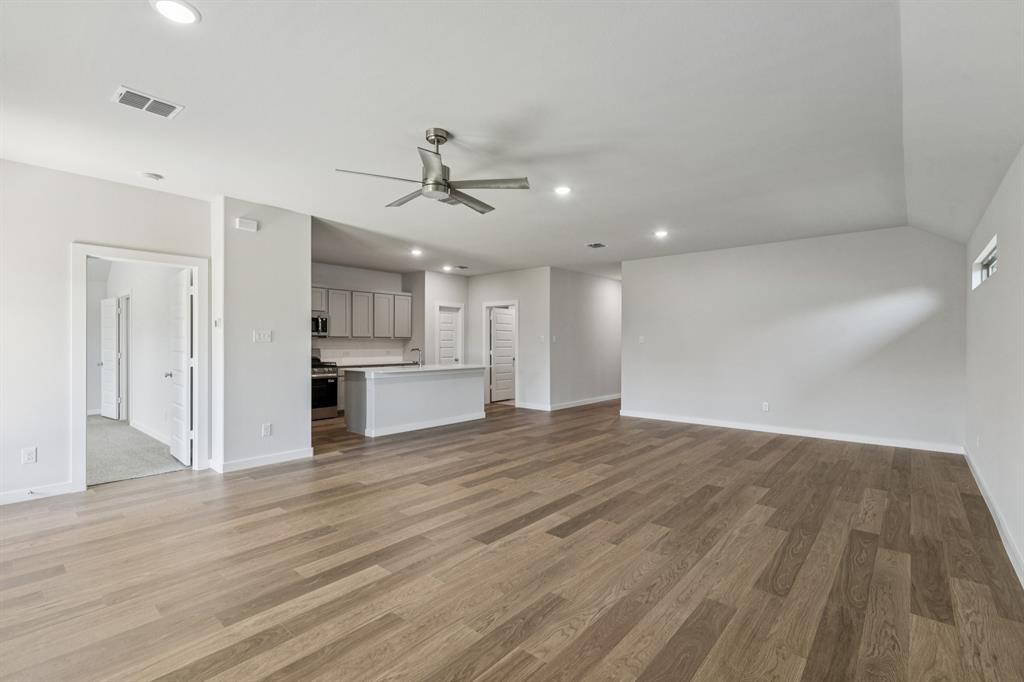 2110 Sunshining Road Property Photo 14