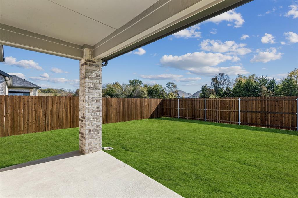 2110 Sunshining Road Property Photo 32