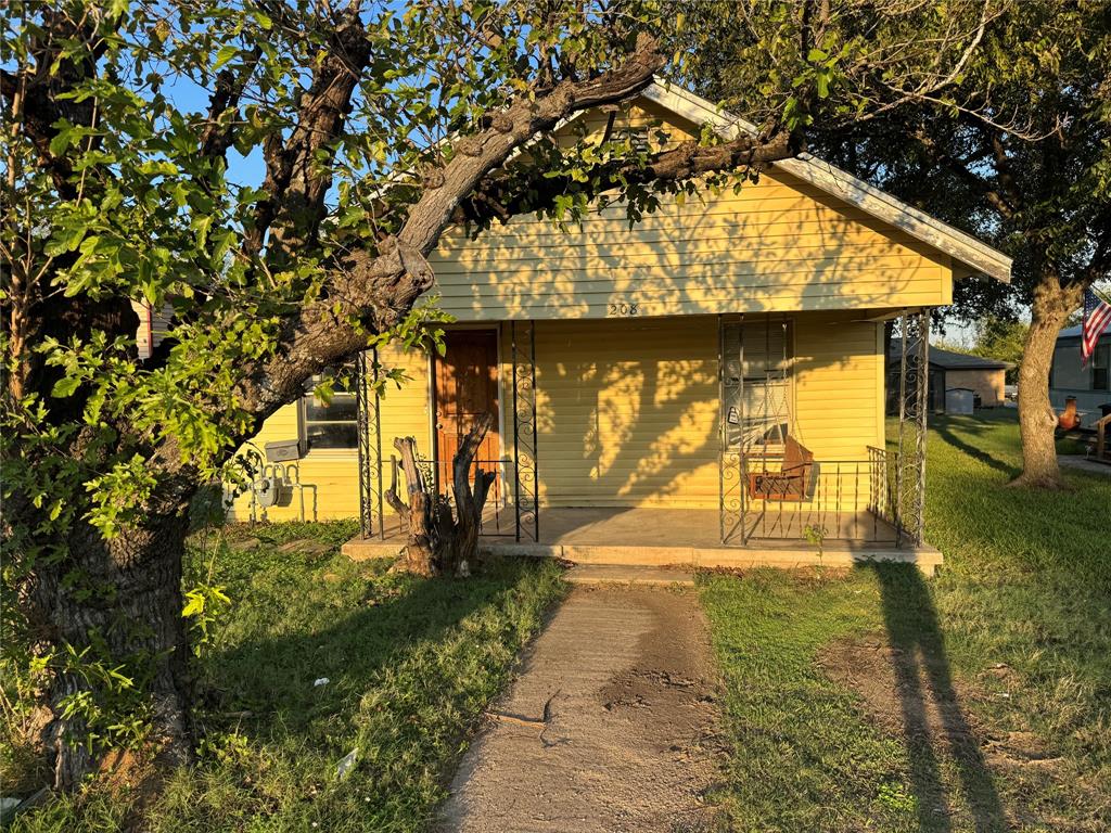 208 S Church Street Property Photo 1