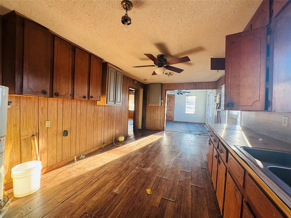208 S Church Street Property Photo 9