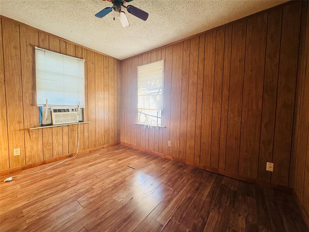 208 S Church Street Property Photo 15