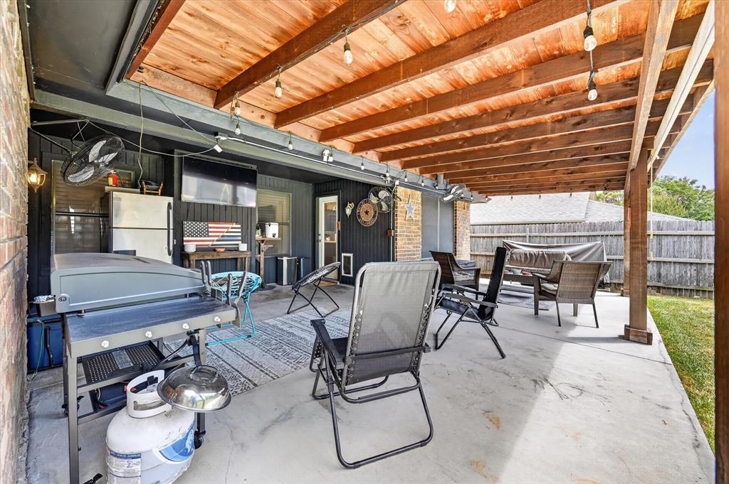 8233 Willis Lane Property Photo 5
