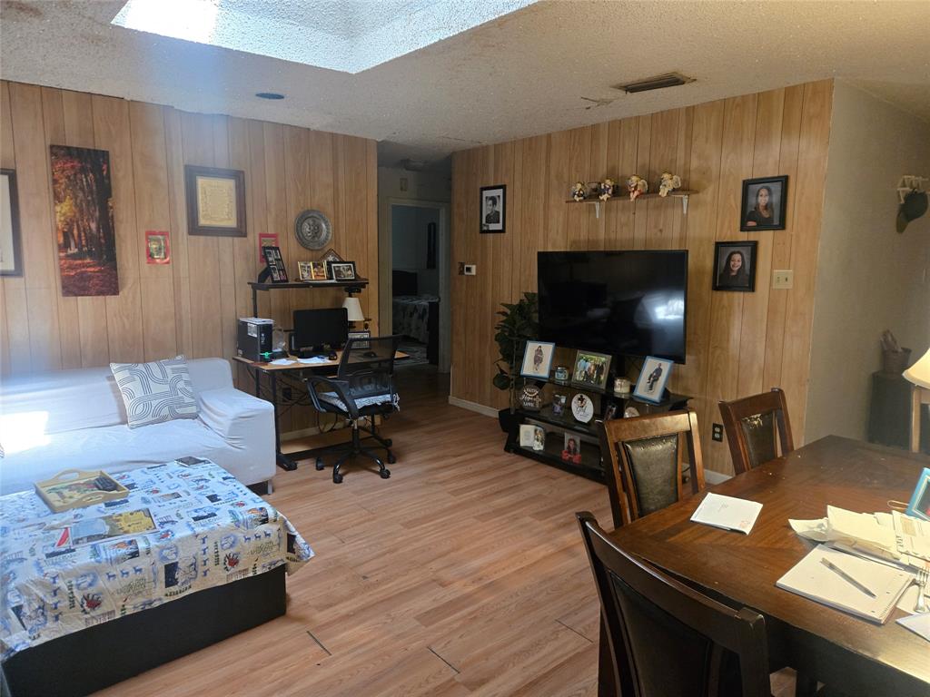 12207 Baron Drive Property Photo 12