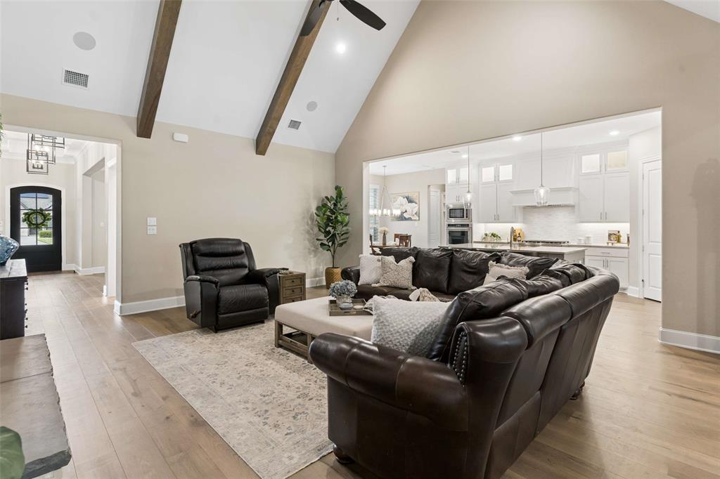 6229 Habersham Way Property Photo 8