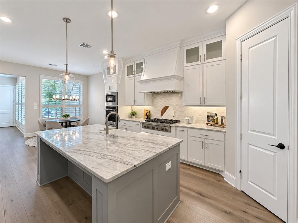6229 Habersham Way Property Photo 11