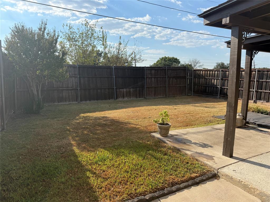 17623 Medina Drive Property Photo 4