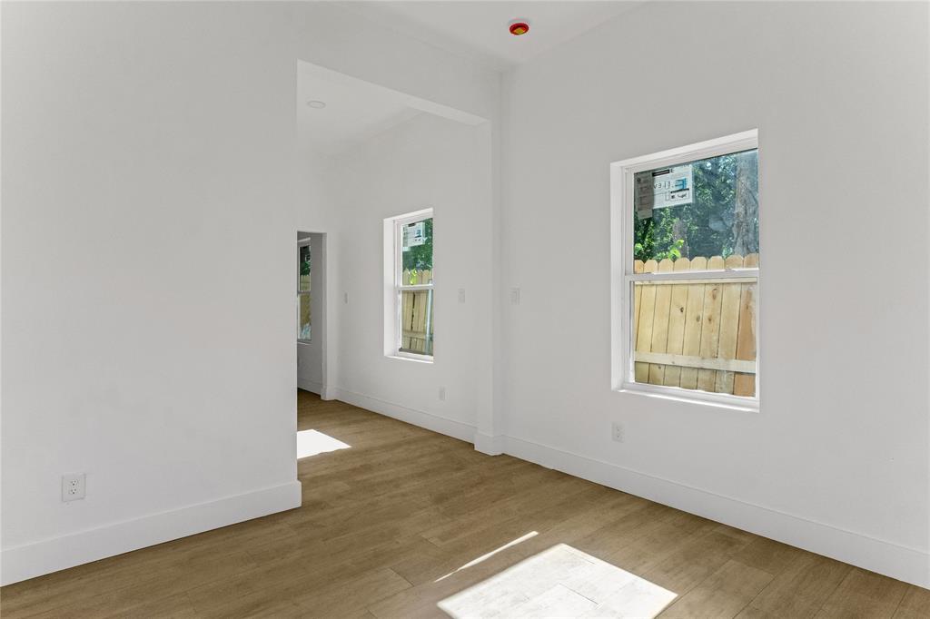 1641 E Tucker Street Property Photo 3