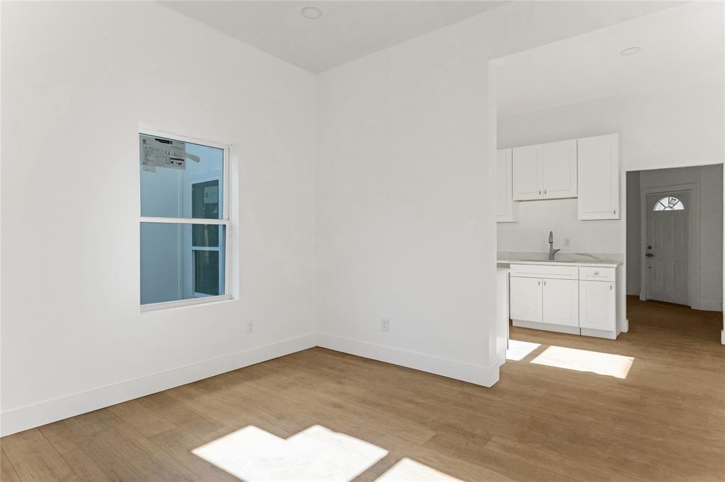 1641 E Tucker Street Property Photo 5