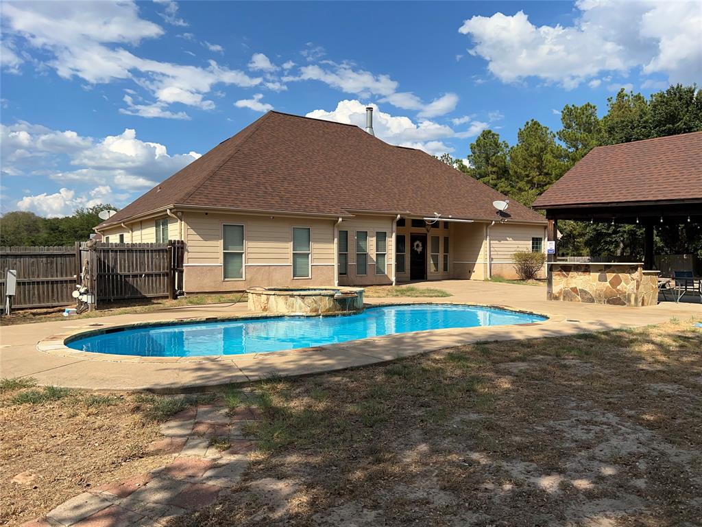 23211 Fm 1995 Property Photo 31