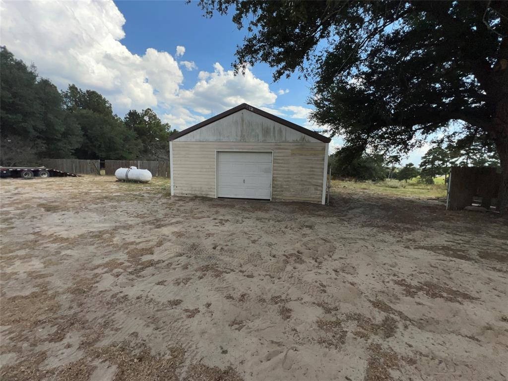 23211 Fm 1995 Property Photo 34