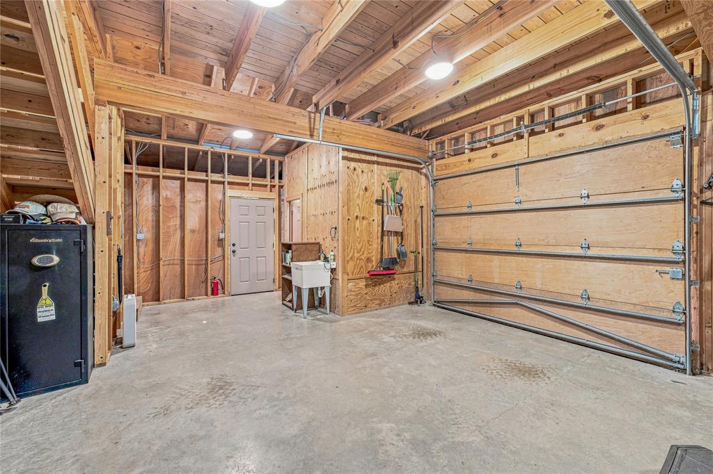 160 Private Road 2161 Property Photo 6