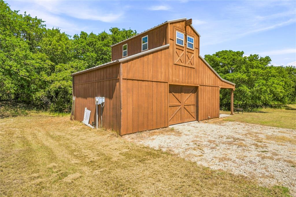 160 Private Road 2161 Property Photo 10