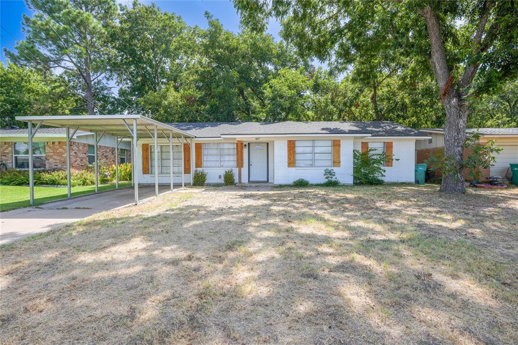 807 N Lacy Drive Property Photo 1