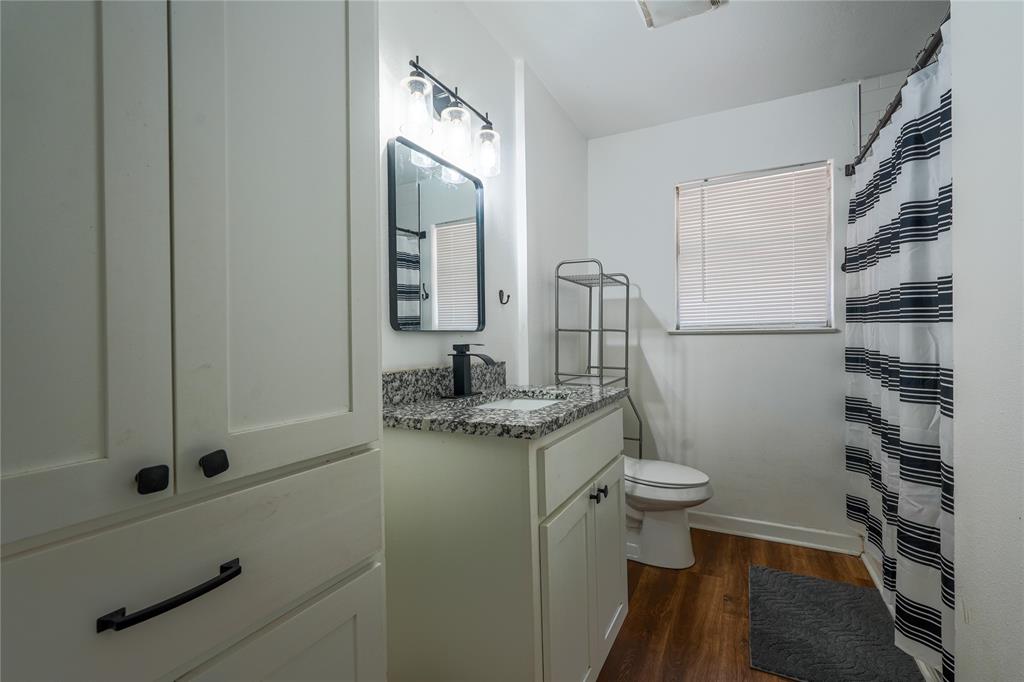 807 N Lacy Drive Property Photo 11