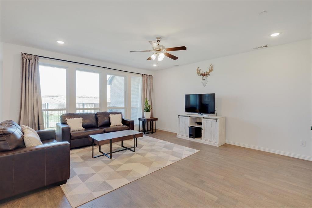 205 Somerset Drive Property Photo 8