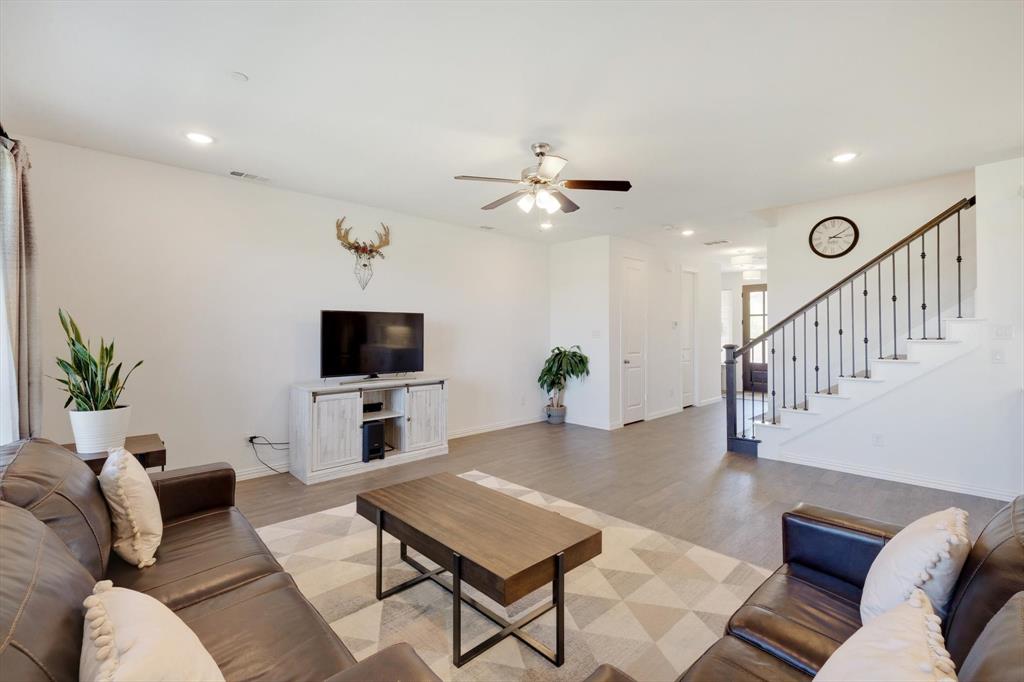 205 Somerset Drive Property Photo 9